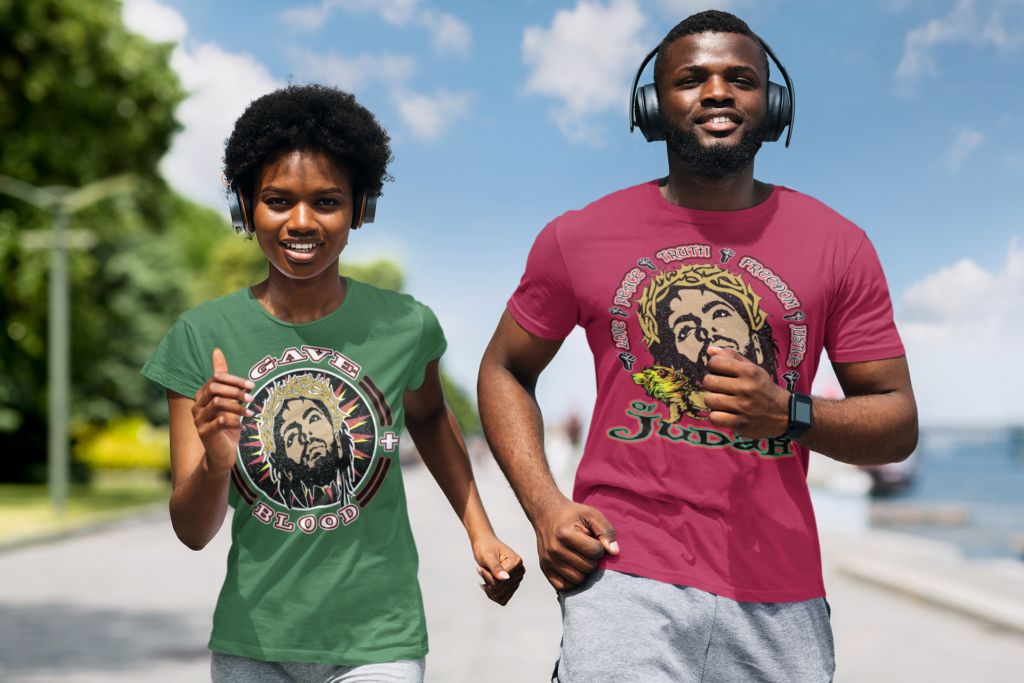 t-shirt-mockup-of-a-fit-couple-training-together-